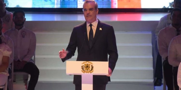 Presidente Abinader dice que hará la reforma policial «cueste lo que cueste»