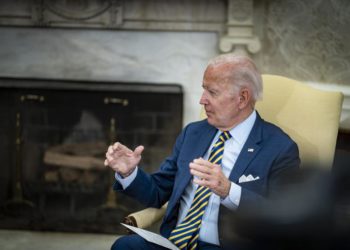 Joe Biden anuncia financiamiento federal de 100% para tareas de emergencia como el restablecimiento de la luz y el agua