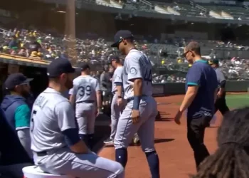 ¡SE DISPARAN LAS ALARMAS! JULIO RODRÍGUEZ ABANDONA EL PARTIDO CON TENSIÓN EN LA ESPALDA BAJA