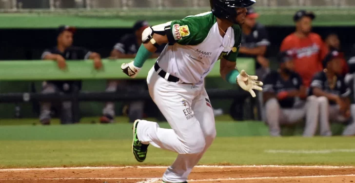 Estrellas ganan histórico partido con corredor designado ante Leones