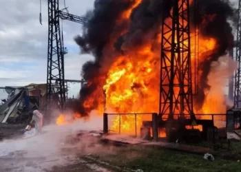 «Ataques masivos» de Rusia golpean la red eléctrica de Ucrania