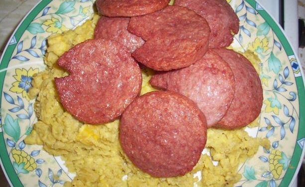 Un mangú con salami sale por más de RD$600