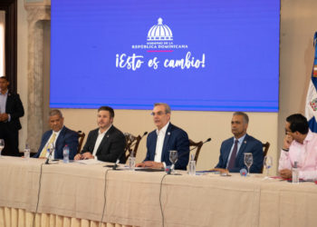 Abinader afirma Burocracia Cero reduce trámites estatales en más de 45%