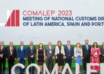 Aduanas analizan las nuevas tendencias del comercio