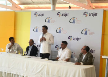 David Collado considera un abuso vuelos de Nueva York al país cuesten hasta $ 1,700 dólares