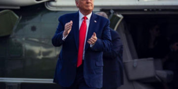 Trump niega en testimonio en video acusaciones de violación