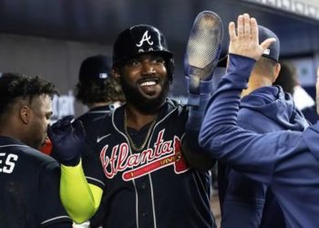 Bates de Marcell Ozuna y Ronald Acuña dan victoria a Bravos ante Marlins
