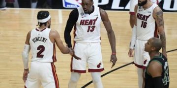 Heat aplasta 128-102 a Celtics y toma ventaja de 3-0 en la final del Este