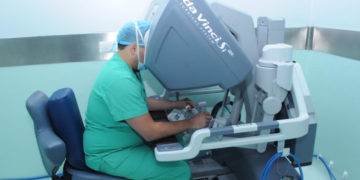 HOMS apuesta por robótica en cirugía