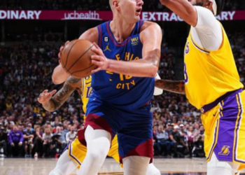 Jokic demuestra su poder ante los Lakers