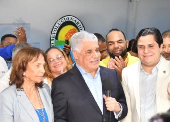 Miguel Vargas gana elecciones y seguirá como presidente del PRD