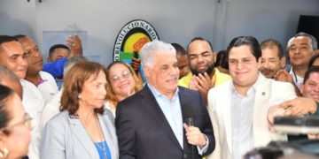 Miguel Vargas gana elecciones y seguirá como presidente del PRD