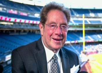 Cronista de radio de los Yankees es golpeado por pelota bateada por Justin Turner