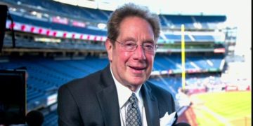 Cronista de radio de los Yankees es golpeado por pelota bateada por Justin Turner