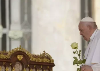 El Papa se repone de una cirugía
