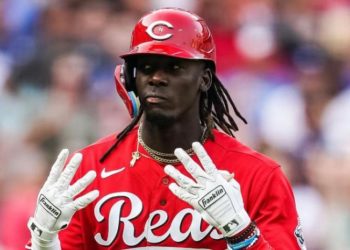 Elly de la Cruz da jonrón de 458 pies y corre como nadie en triunfo Cincinnati