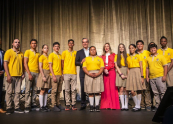 Es impostergable que el país tenga la meta de ser bilingüe