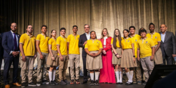 Es impostergable que el país tenga la meta de ser bilingüe