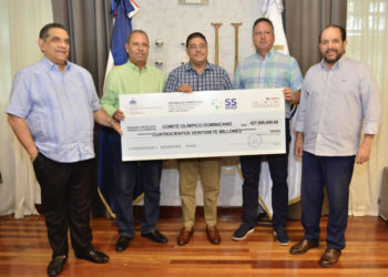 Gobierno entrega RD$427 millones e indumentaria a Delegación Dominicana para San Salvador