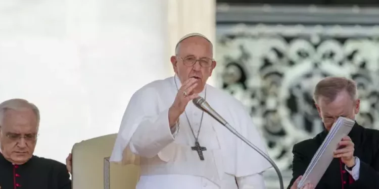 El Papa se recupera de la operación y rezará este domingo el ángelus en privado por consejo médico