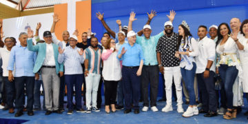 Llevan a Santiago el plan “De Vuelta al Barrio”