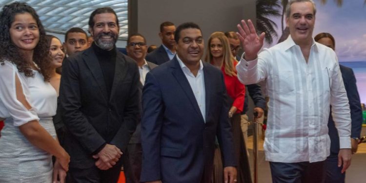 Realizan función especial de «Rango de honor» con presencia del presidente Luis Abinader