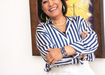 Milly Quezada: 45 años de una vida musical que inició con latas de pintura y dos palitos