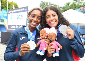 Payano y Almánzar ganan plata en voleibol playa