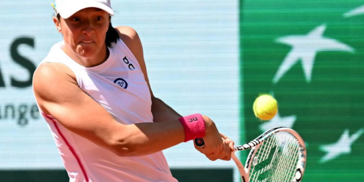 Swiatek avanza a octavos en Roland Garros