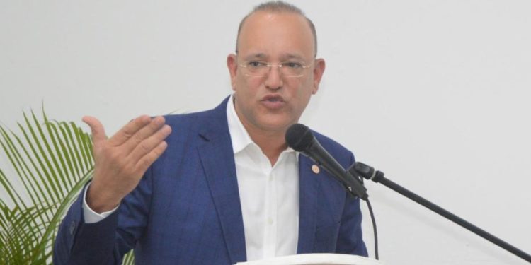 Dirigencia del PRM presentará a Ulises Rodríguez como candidato alcalde por Santiago