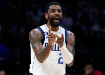 Irving, Green y Kuzma se quedan con sus equipos en el inicio de la agencia libre