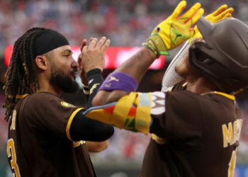 Machado, Tatis Jr., Soto y Sánchez jonronean en victoria de los Padres