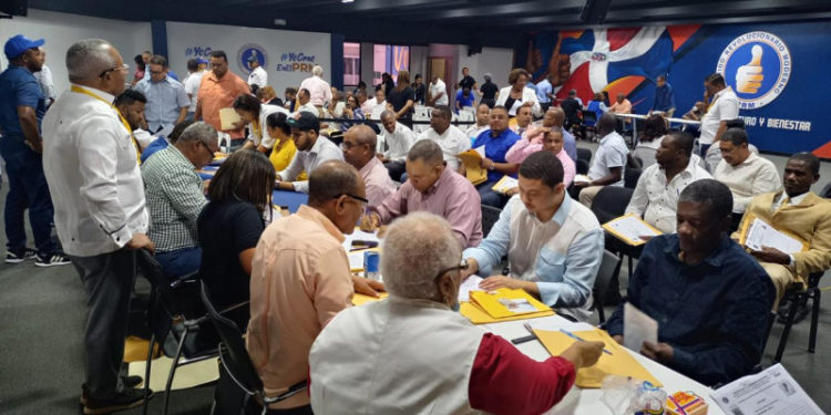 PRM recibe miles de inscripciones a puestos electivos legislativos y municipales