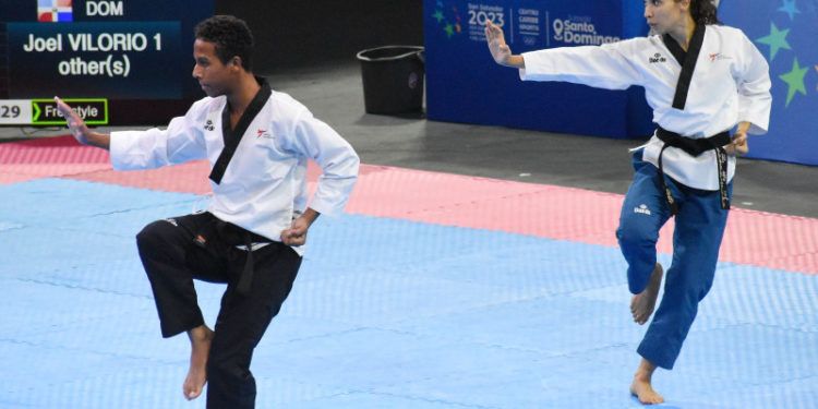 Poomsae logra presea de bronce