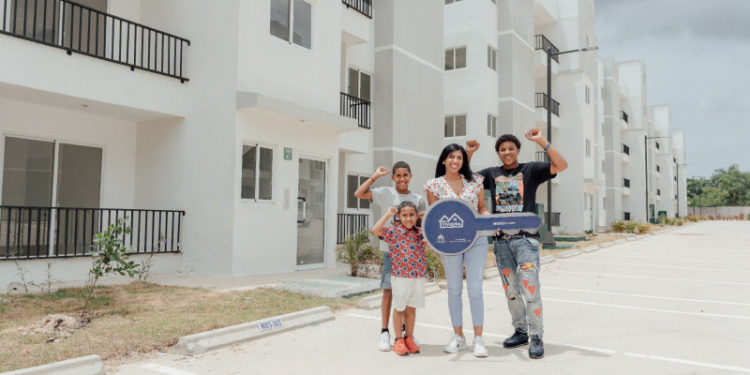 Vicepresidenta Raquel Peña y ministro Bonilla entregan 500 apartamentos en “Mi Vivienda Ciudad Modelo”