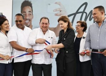 Vicepresidenta entrega remozamiento del hospital de Tenares